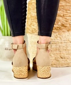 Apparel Dolce Vita Baker Wedge In Stone 9 Apparel Dolce Vita Baker Wedge In Stone