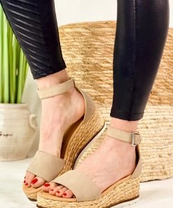 Apparel Dolce Vita Baker Wedge In Stone 10 Apparel Dolce Vita Baker Wedge In Stone