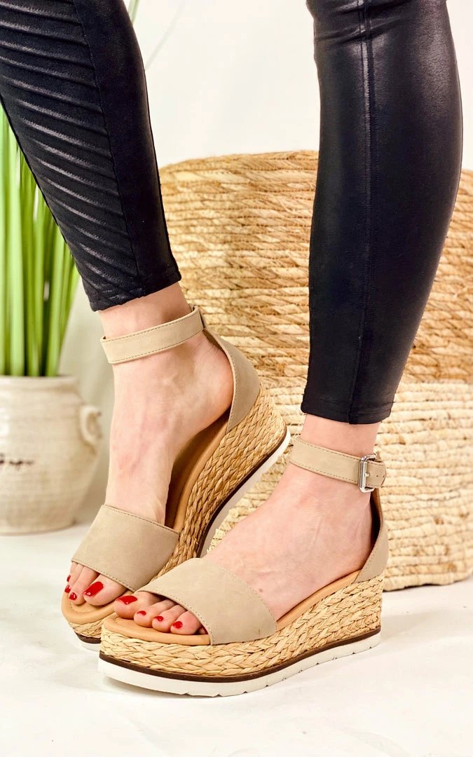 Apparel Dolce Vita Baker Wedge In Stone 4 Apparel Dolce Vita Baker Wedge In Stone