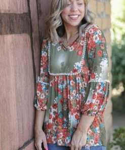 Boutique Simplified Fall Picnic 3/4 Sleeve Top