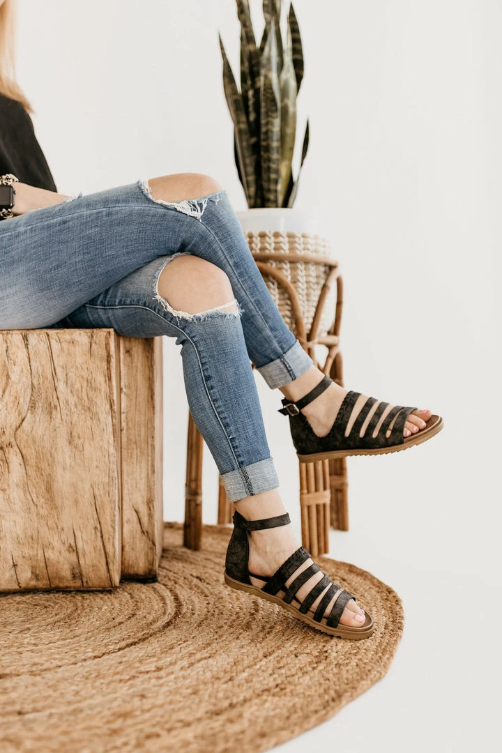 Apparel Very G Commodus Sandal In Black 2 Apparel Very G Commodus Sandal In Black