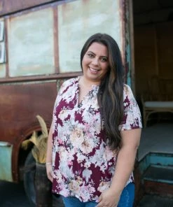 Boutique Simplified Floral Motif Short Sleeve Gabby