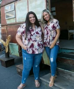 Boutique Simplified Floral Motif Short Sleeve Gabby 8 Boutique Simplified Floral Motif Short Sleeve Gabby