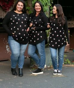 Boutique Simplified Skulls & Roses Thumbhole Top