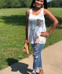 Boutique Simplified Bow-tiful Tank