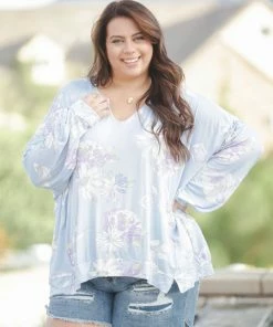 Boutique Simplified Periwinkle Blooms Oversized Top