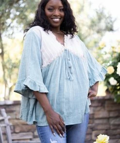 Boutique Simplified Totally Vintage V-Neck