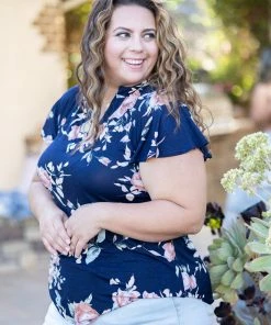 Boutique Simplified Apparel Blooms At Midnight Short Sleeve Gabby