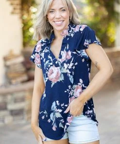 Boutique Simplified Apparel Blooms At Midnight Short Sleeve Gabby