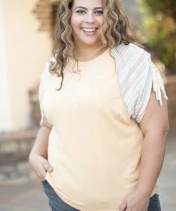 Boutique Simplified Don't Look Back Short Sleeve Apparel