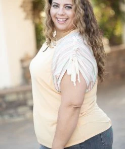 Boutique Simplified Don't Look Back Short Sleeve Apparel