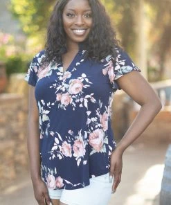 Boutique Simplified Apparel Blooms At Midnight Short Sleeve Gabby