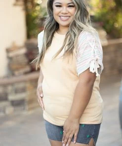 Boutique Simplified Don't Look Back Short Sleeve Apparel