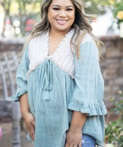 Boutique Simplified Totally Vintage V-Neck