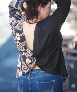 Boutique Simplified Carefree Twist Back Top