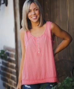 Boutique Simplified Cora-lina Sleeveless Top