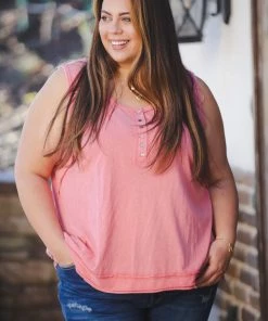 Boutique Simplified Cora-lina Sleeveless Top