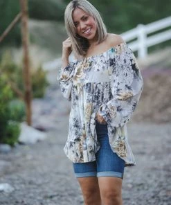 Boutique Simplified Sketched In Floral Ruffle Tunic