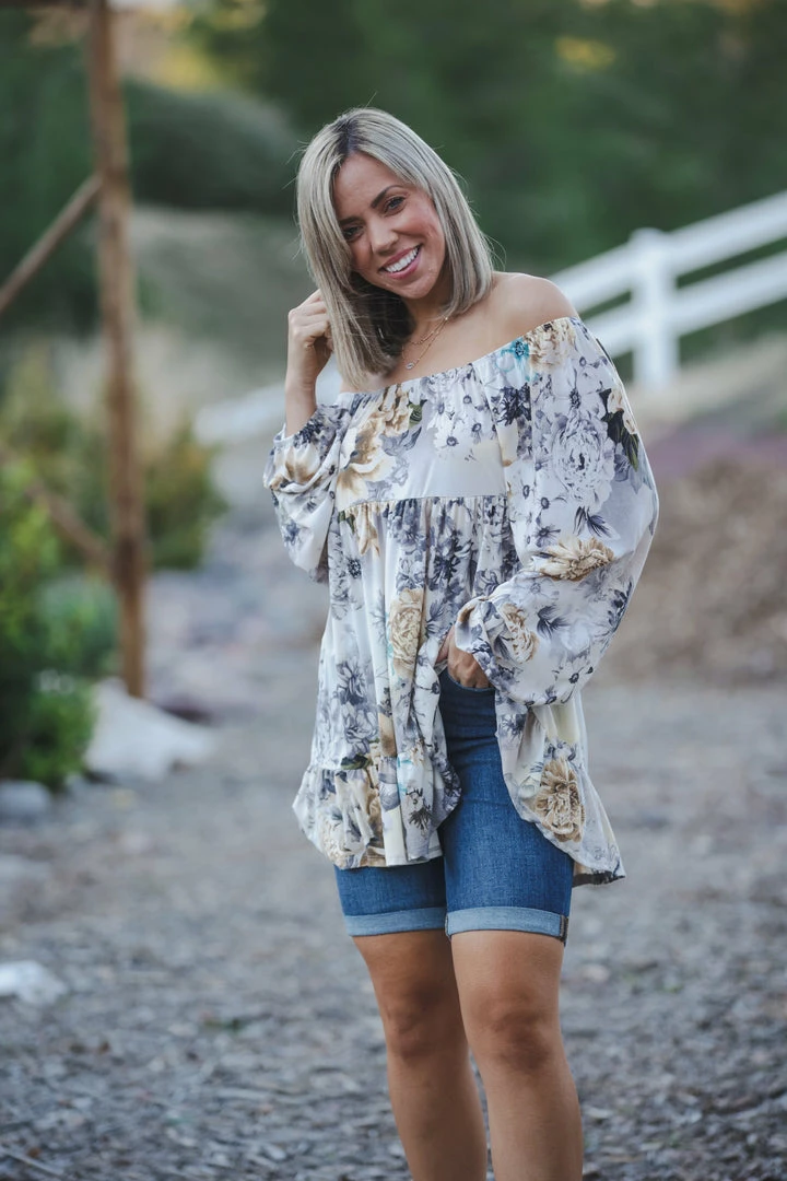 Boutique Simplified Sketched In Floral Ruffle Tunic 2 Boutique Simplified Sketched In Floral Ruffle Tunic