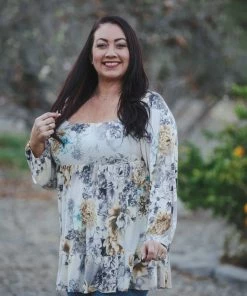 Boutique Simplified Sketched In Floral Ruffle Tunic