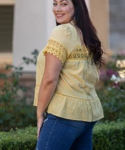 Boutique Simplified Sweet As Honey Woven Top