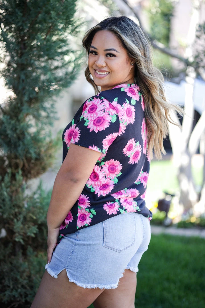 Boutique Simplified Pink Sunflowers Short Sleeve Top 4 Boutique Simplified Pink Sunflowers Short Sleeve Top