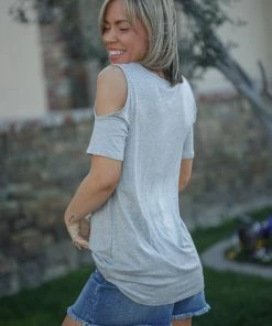 Boutique Simplified XL Exquisite Lacy Cold Shoulder