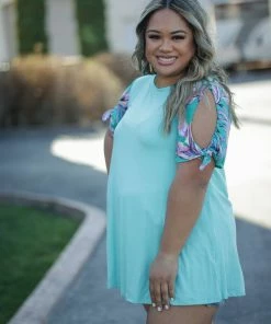 Boutique Simplified Birds Of Paradise Short Sleeve Top