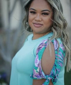 Boutique Simplified Birds Of Paradise Short Sleeve Top