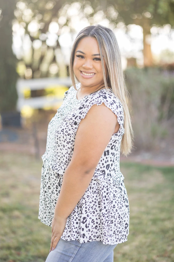 Boutique Simplified Meet You With A Smile Apparel 2 Boutique Simplified Meet You With A Smile Apparel