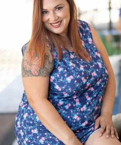 Boutique Simplified Apparel Navy Splendor Sleeveless Top