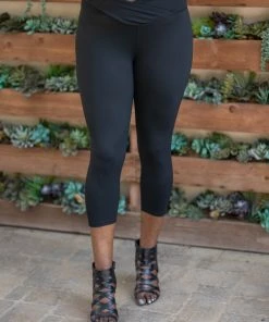 Boutique Simplified Apparel Perfect Curves Crop Leggings