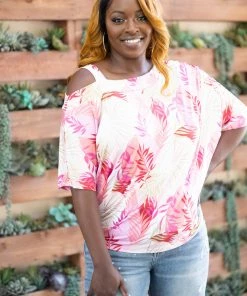 Boutique Simplified Apparel Playa Fantasía Short Sleeve