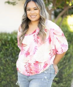 Boutique Simplified Apparel Playa Fantasía Short Sleeve