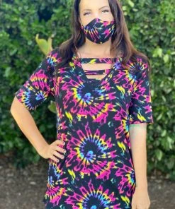 Boutique Simplified Burst Of Color Short Sleeve Top