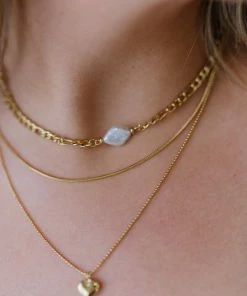 Trendsi Heartbeat Triple-Layered Heart Pendant Necklace