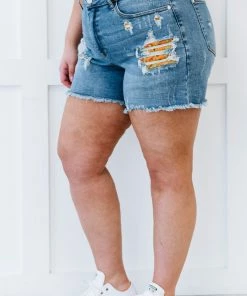 Trendsi Judy Blue Sandra Retro Floral Print Patch Denim Shorts 21 Trendsi Judy Blue Sandra Retro Floral Print Patch Denim Shorts