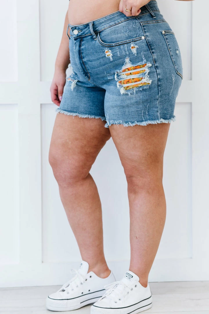 Trendsi Judy Blue Sandra Retro Floral Print Patch Denim Shorts 10 Trendsi Judy Blue Sandra Retro Floral Print Patch Denim Shorts