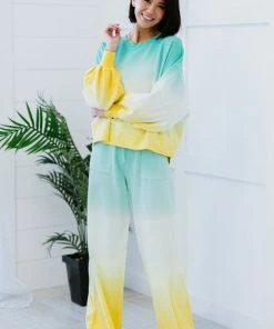 Trendsi Apparel Summer Breeze Ombre Cropped Sweatshirt