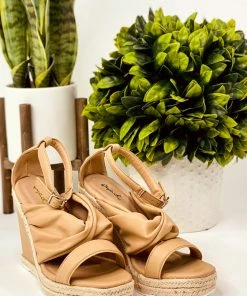 Apparel Qupid Cascade Wedge In Toffee