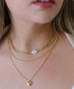 Trendsi Heartbeat Triple-Layered Heart Pendant Necklace