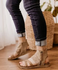 Very G Celeste Sandals In Tan