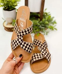 Naughty Monkey Conga Sandal In Cream/Black