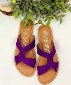 Naughty Monkey Conga Sandal In Fuchsia Apparel