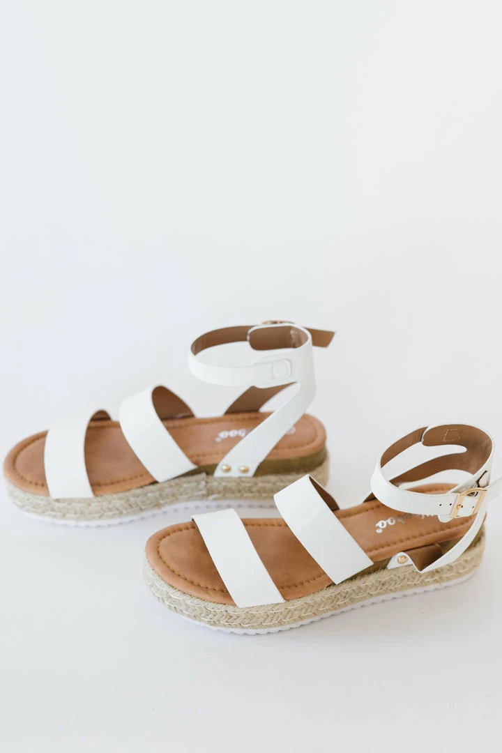 Trendsi Apparel On The Doorstep Espadrille Platform Sandals In White 8 Trendsi Apparel On The Doorstep Espadrille Platform Sandals In White