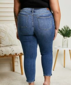 Trendsi Apparel Judy Blue Gemma Classic Boyfriend Jeans