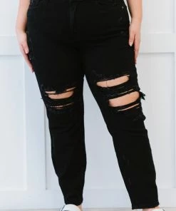 Trendsi Judy Blue Paige Distressed Boyfriend Jeans