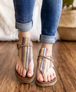 Very G Dakota Sandal In Tan/Pink Apparel