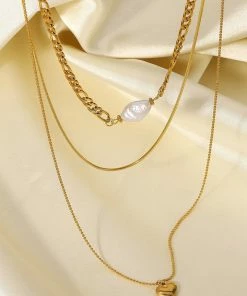 Trendsi Heartbeat Triple-Layered Heart Pendant Necklace