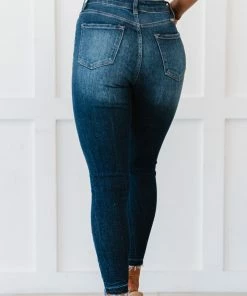 Trendsi Kancan Charlotte Frayed Hem Skinny Jeans